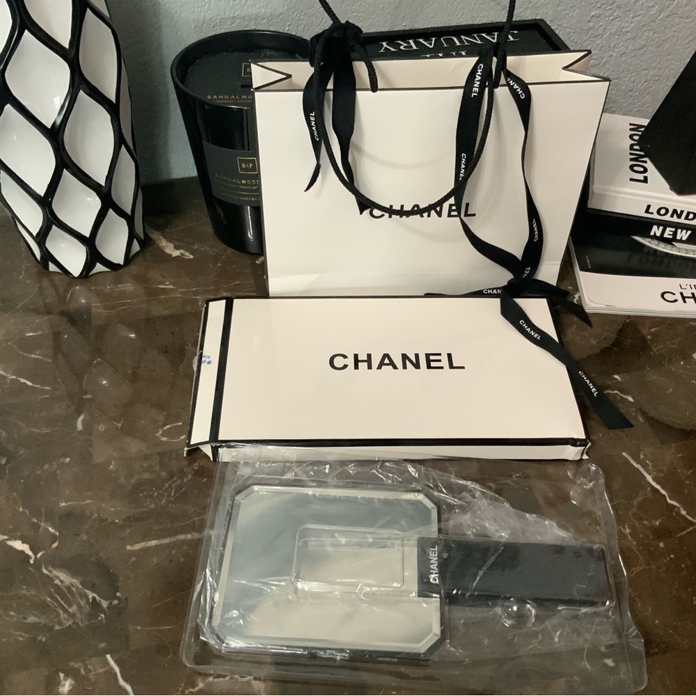 CHANEL Black and White Display Set